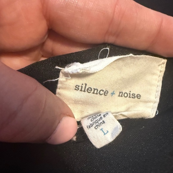 Silence + Noise Black Fitted Sleeveless Crop Tank Top - Picture 7 of 7